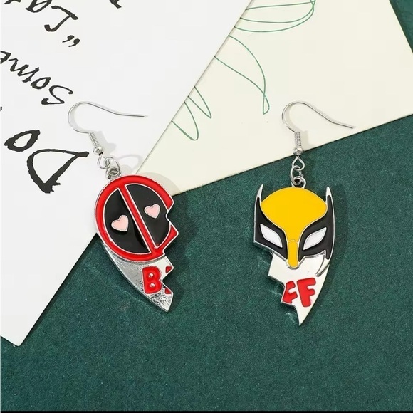 Marvel Wolverine & Deadpool BFF Bestie 2 PC Heart Earrings Set - Picture 4 of 6